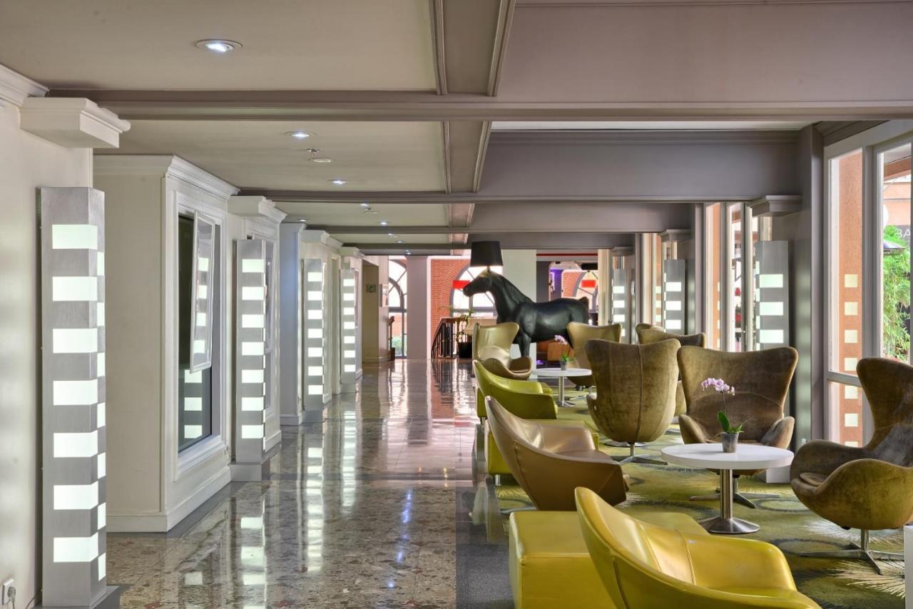 Plaza Hotel Capitole Toulouse - Anciennement Crowne Plaza Exteriör bild